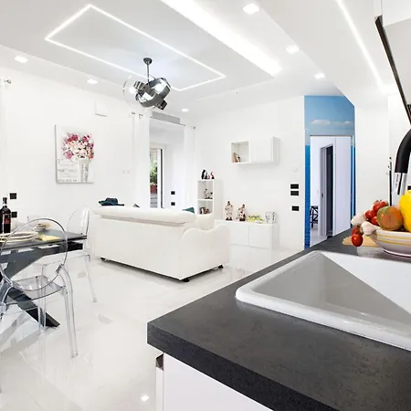 - Live Apartment *