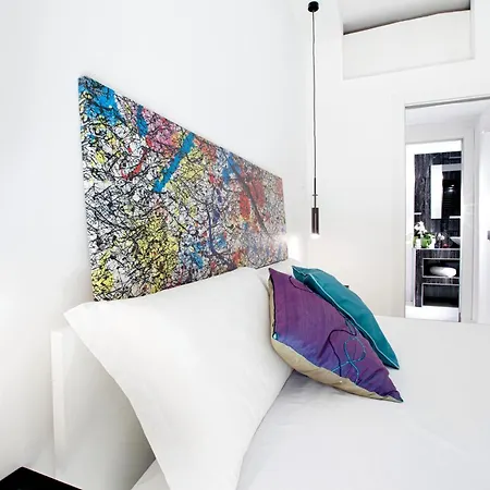 - Live Apartment
