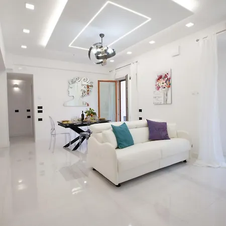 - Live Apartament *