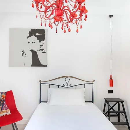 - Live Apartament *