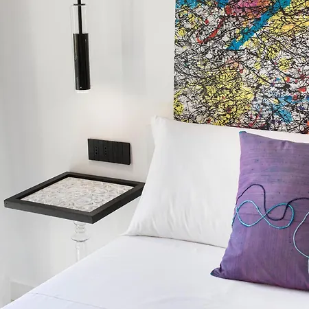 - Live Apartament *