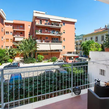 - Live * Sorrento